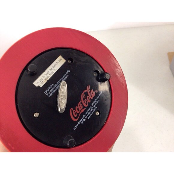 Hallmark 2001 Coca-Cola Santa Christmas Musical Snow Globe Holiday Seasonal - Picture 7 of 7